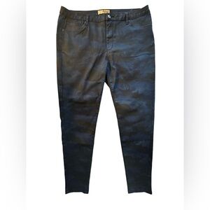 Hybrid & Company Camo SKINNY Jean Black Blue Women’s Size 18.